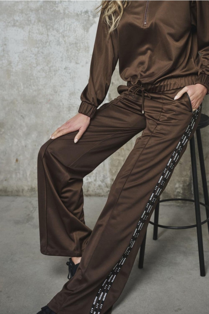 Ann&You bruine dames broek | Sfeerbeeld, In situatie