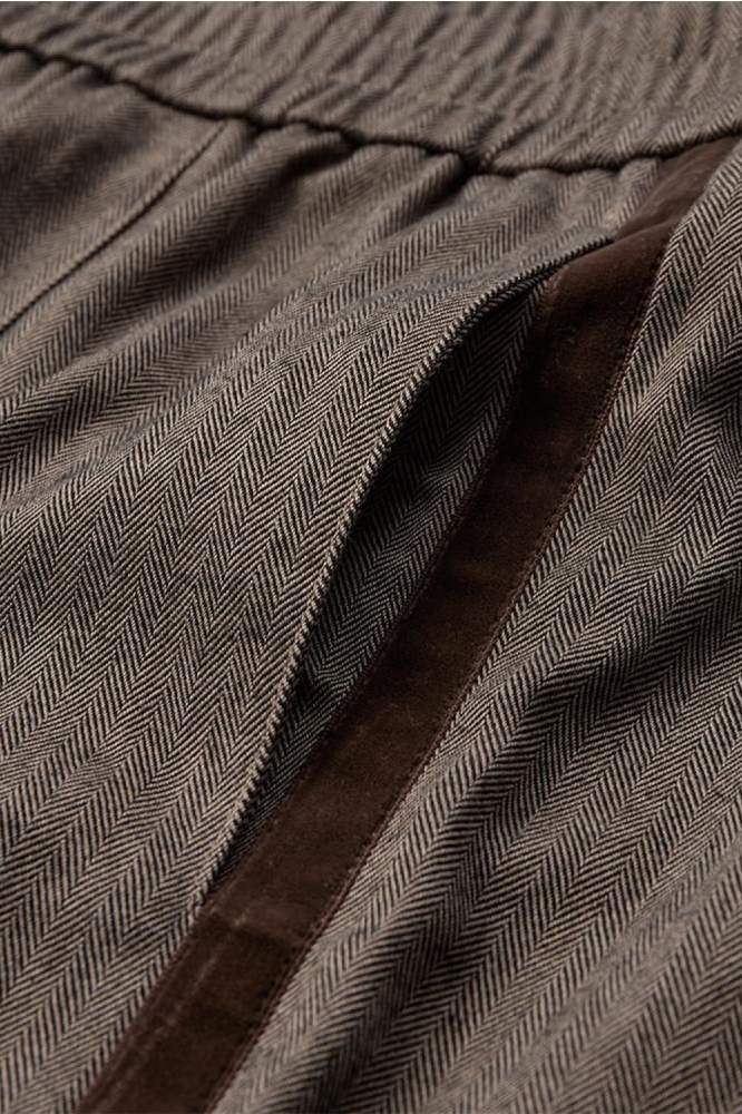 Freequent taupe dames broek | Kleurstaal