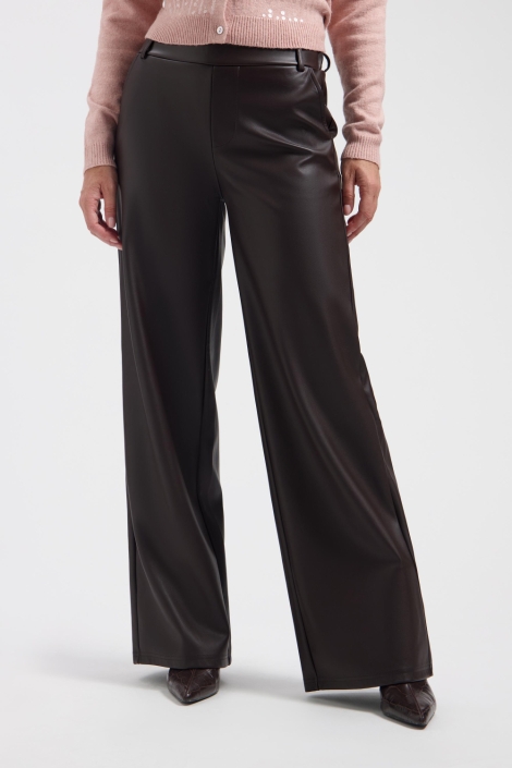 Lady Day bruine dames broek | Model