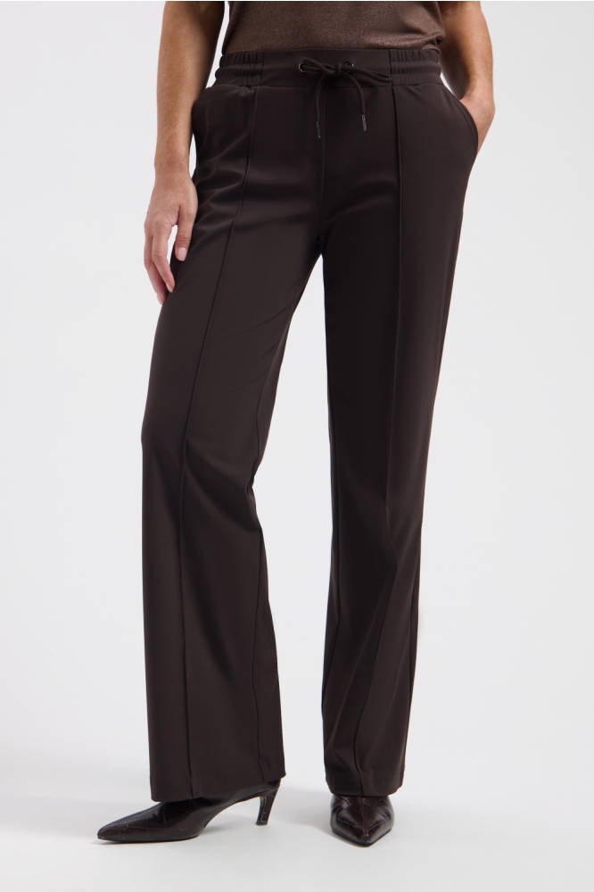 Lady Day bruine dames broek | Model