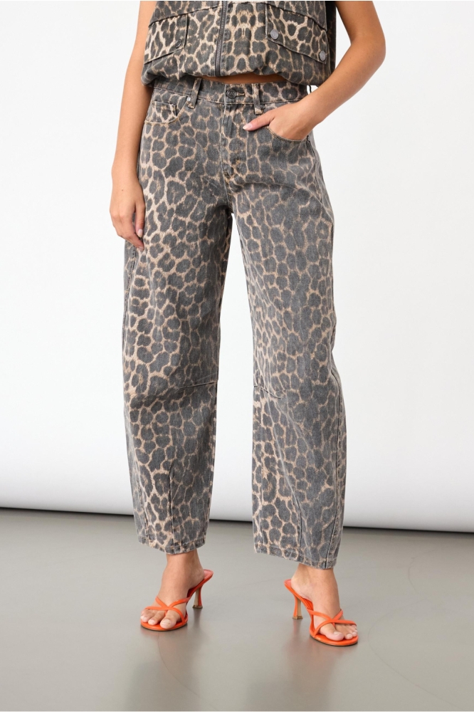 SisterS point bruine dames jeans | Model vooraanzicht
