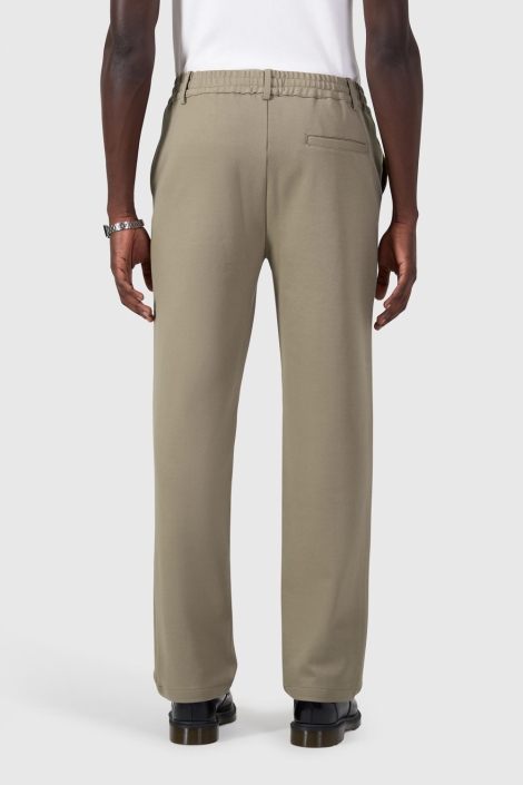 Pure Path taupe heren broek | Achteraanzicht