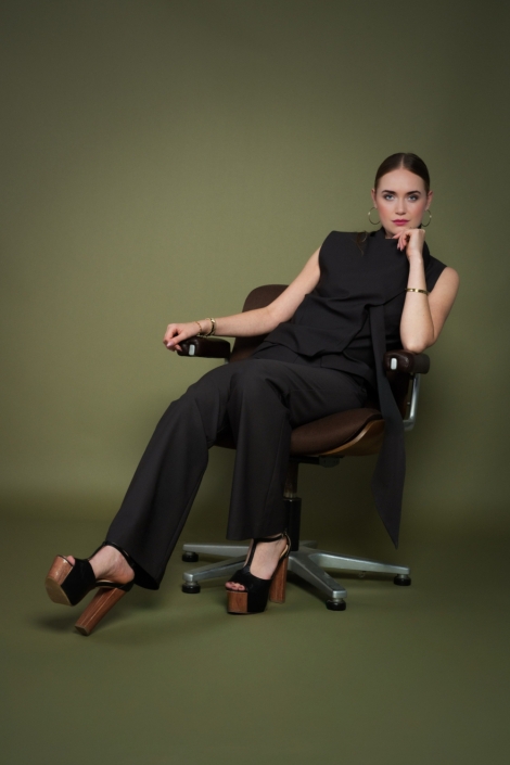 TQ Amsterdam bruine dames broek | Sfeerbeeld, In situatie