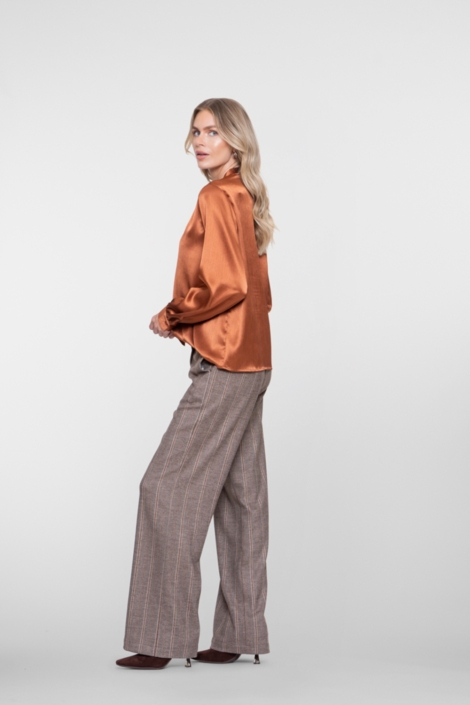 Geisha bruine dames broek | Model zijaanzicht
