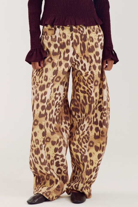 Harper & Yve camel dames jeans | Model vooraanzicht