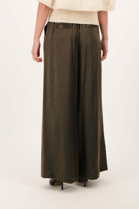 Zusss cognac dames broek | Model achteraanzicht