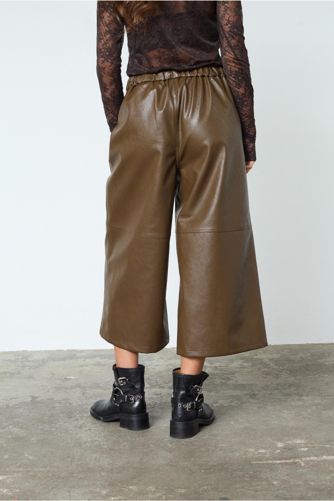 SisterS point bruine dames broek | Model achteraanzicht