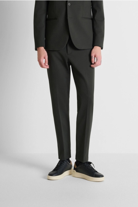 Antony Morato groene heren broek | Model vooraanzicht