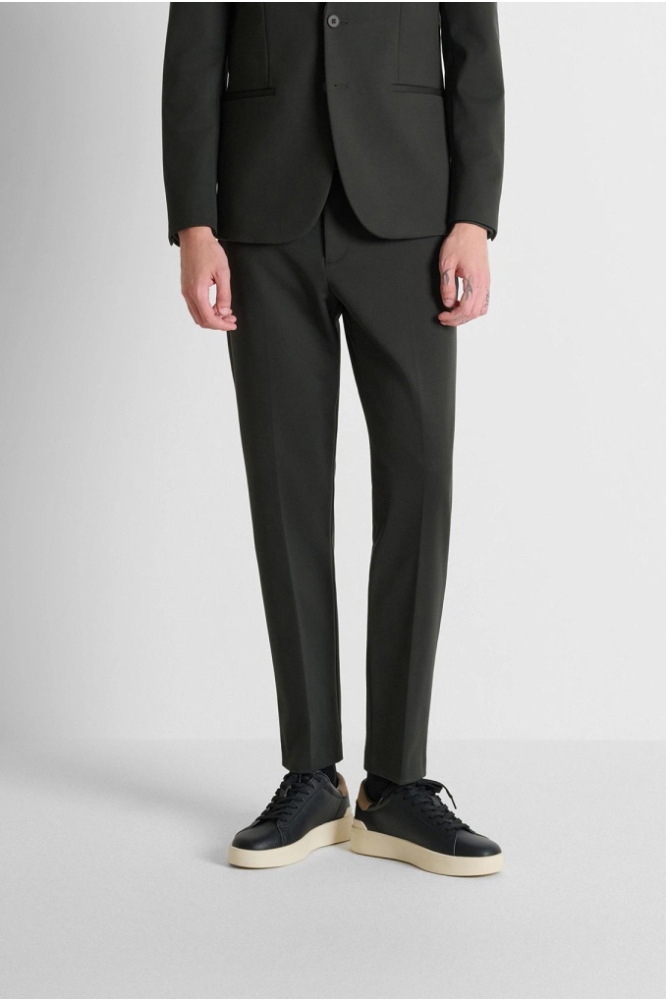 Antony Morato groene heren broek | Model vooraanzicht