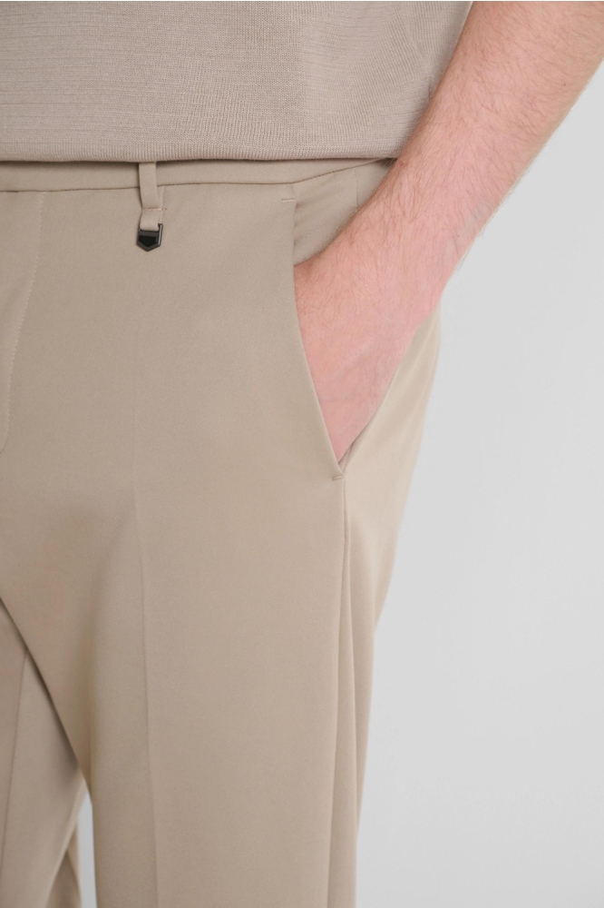 Antony Morato zand heren broek | Close up