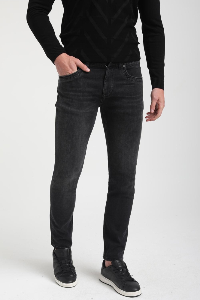 Gabbiano zwarte heren jeans | Model vooraanzicht