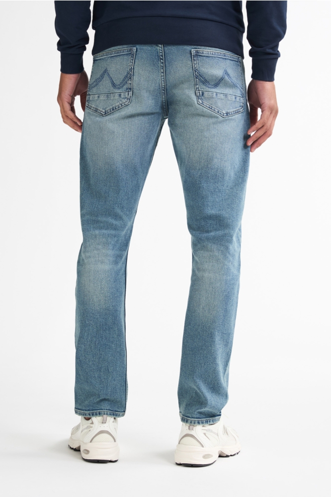 Petrol Industries blauwe heren jeans | Model achteraanzicht