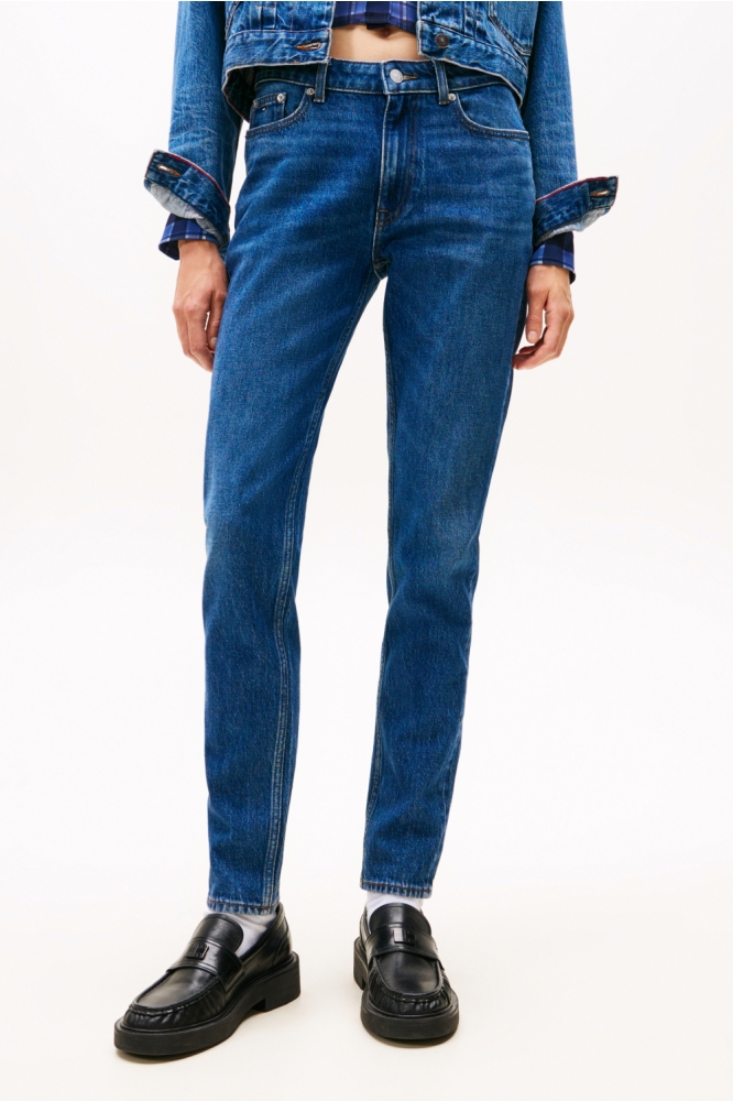 Tommy Jeans blauwe dames jeans | Model vooraanzicht