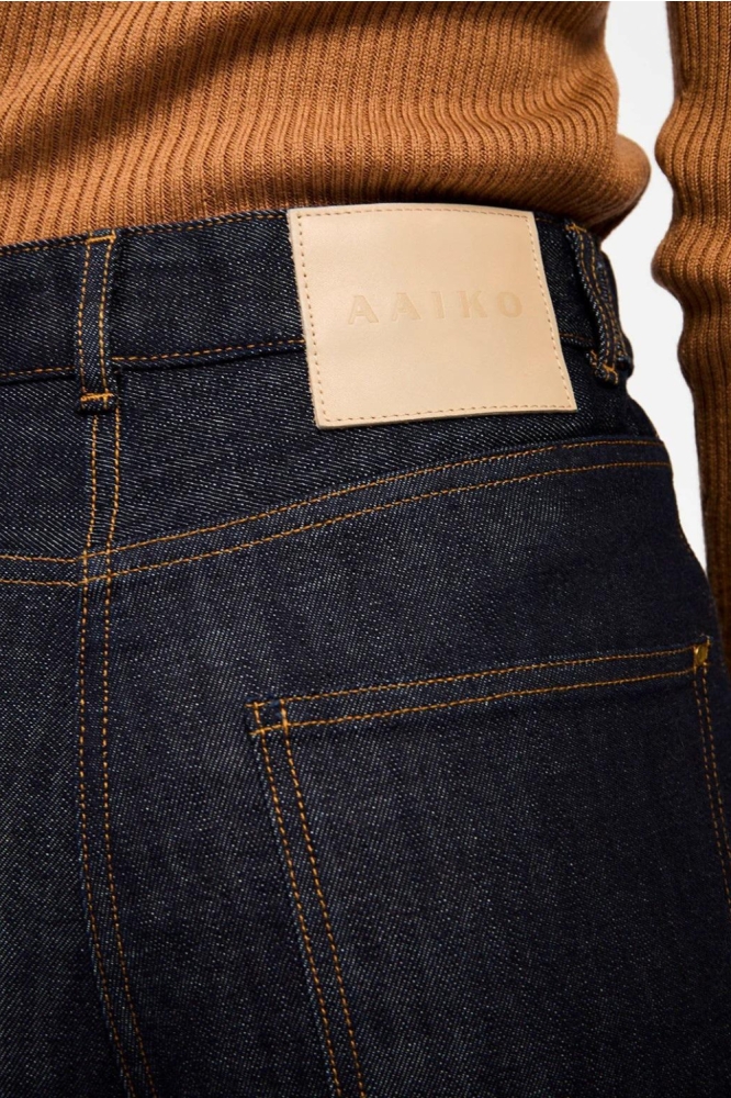 Aaiko blauwe dames jeans | Close up