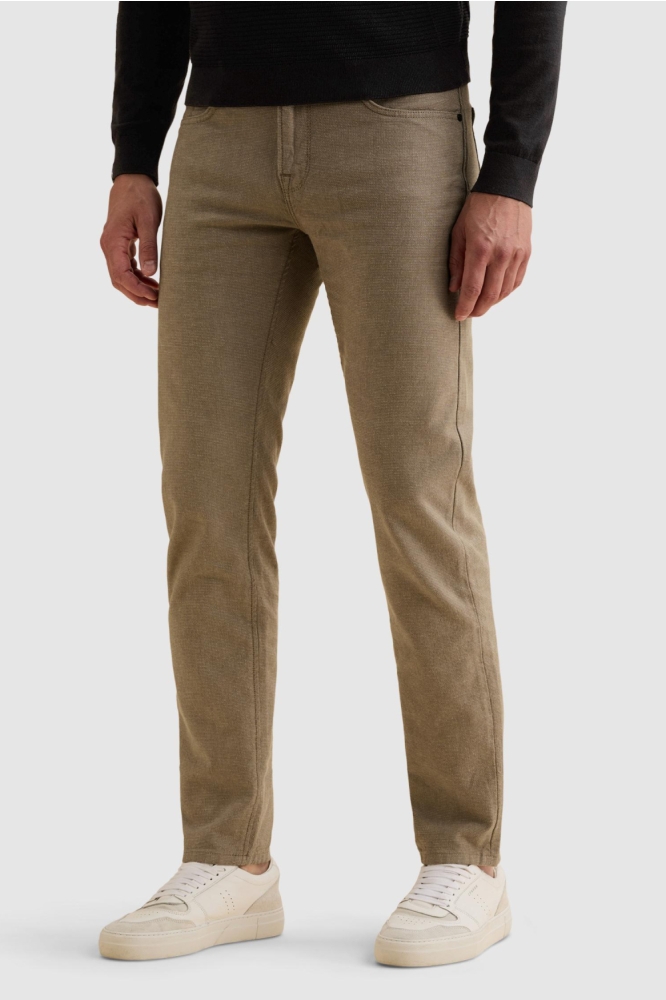 Vanguard beige heren broek | Model vooraanzicht