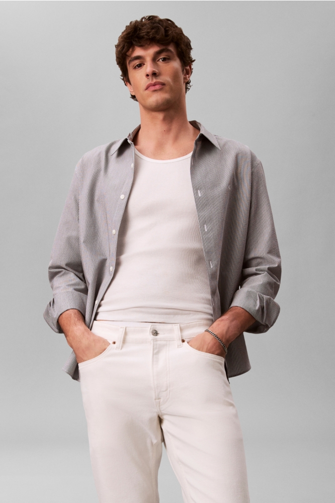 Calvin Klein witte heren jeans | Model vooraanzicht