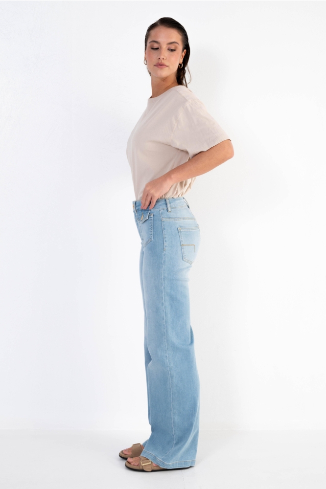 Dnm pure blauwe dames jeans | Model zijaanzicht