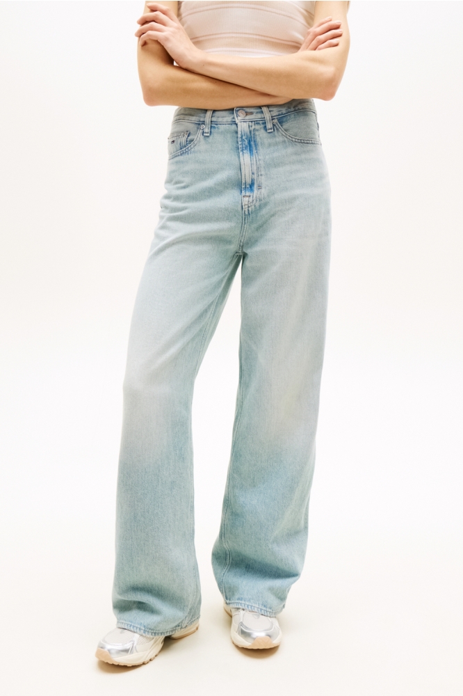 Tommy Jeans blauwe dames jeans | Model vooraanzicht