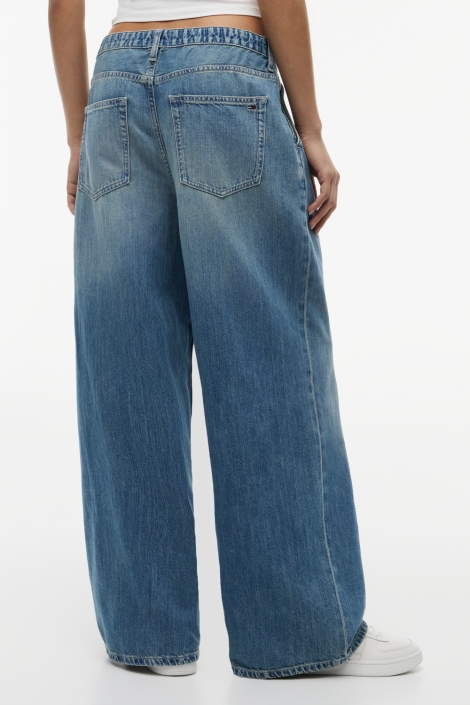 Tommy Jeans blauwe dames jeans | Model achteraanzicht