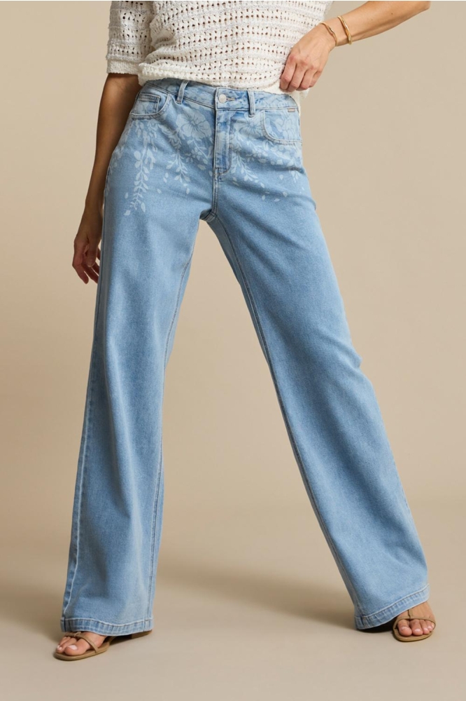 Red Button blauwe dames jeans | Sfeerbeeld, In situatie