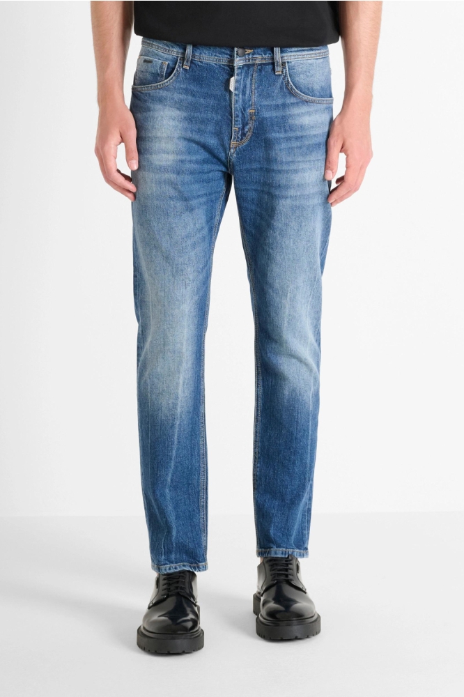 Antony Morato blauwe heren jeans | Model vooraanzicht