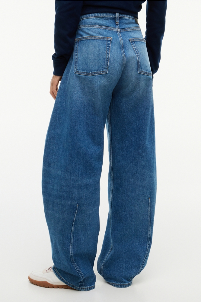 Tommy Jeans blauwe dames jeans | Model achteraanzicht