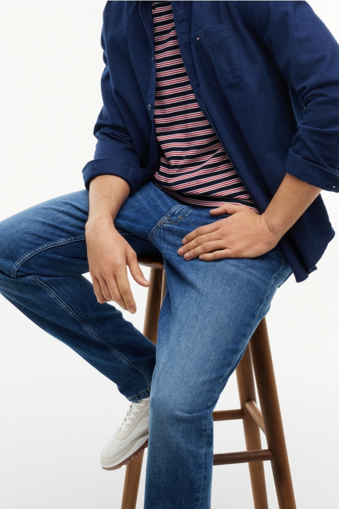 Tommy Jeans blauwe heren jeans | Close up