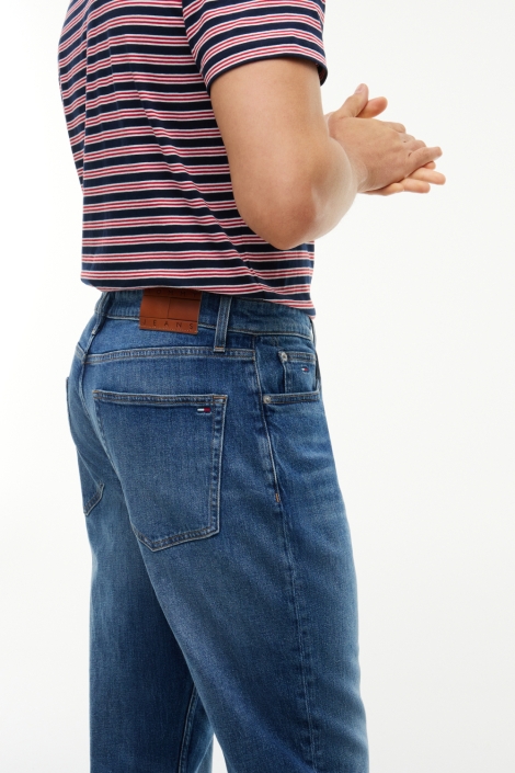 Tommy Jeans blauwe heren jeans | Close up