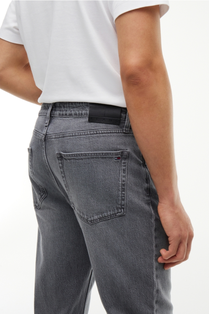 Tommy Jeans grijze heren jeans | Close up