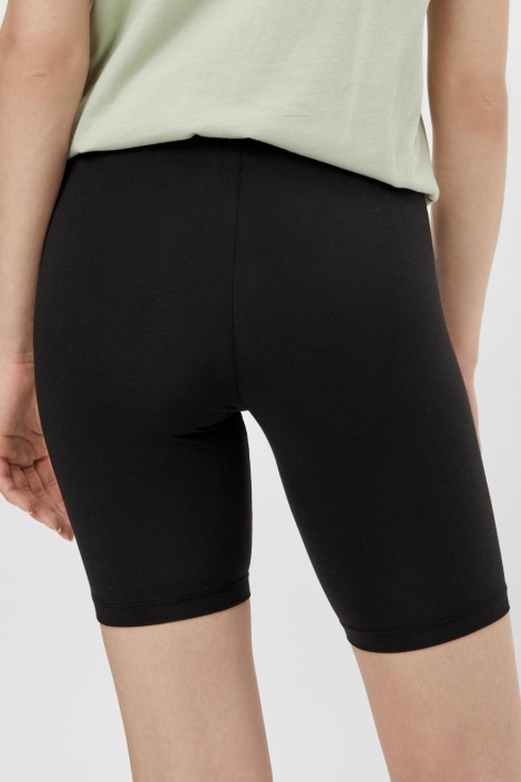 Pieces zwarte dames ondergoed | Model achteraanzicht