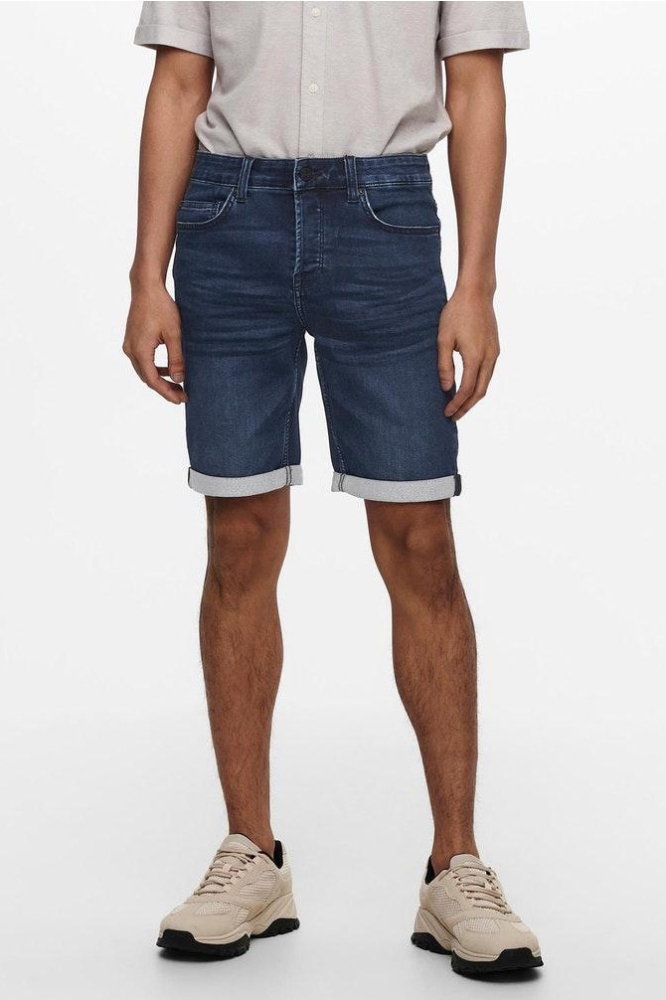 Only & Sons blauwe heren korte broek | Model vooraanzicht