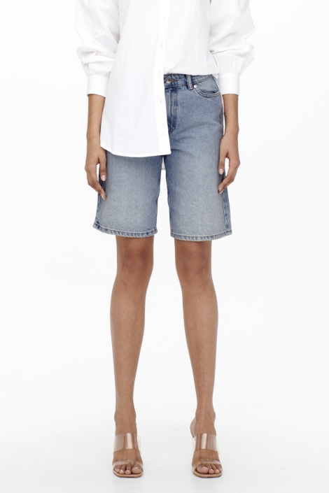 Only blauwe dames korte broek | Model vooraanzicht