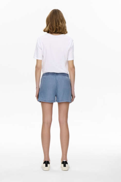 Only blauwe dames korte broek | Model