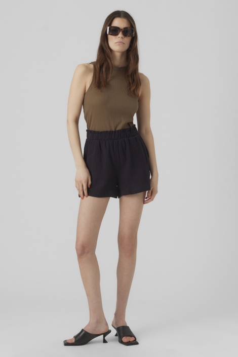 Vero Moda zwarte dames korte broek | Model