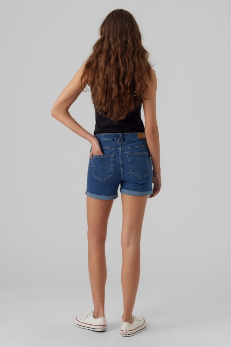 Vero Moda blauwe dames korte broek | Model achteraanzicht