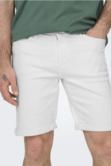 Only & Sons witte heren korte broek | Model vooraanzicht