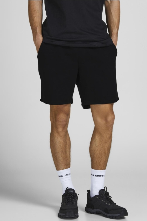 Jack & Jones zwarte heren korte broek | Model vooraanzicht