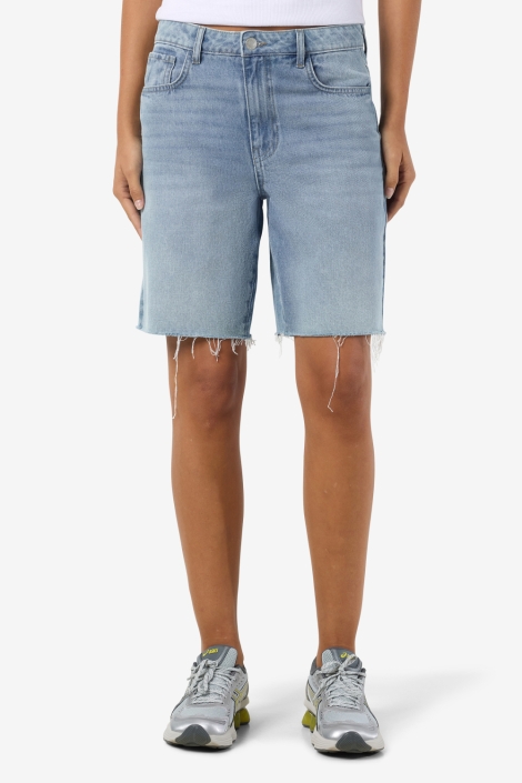 Noisy may blauwe dames korte broek | Model vooraanzicht