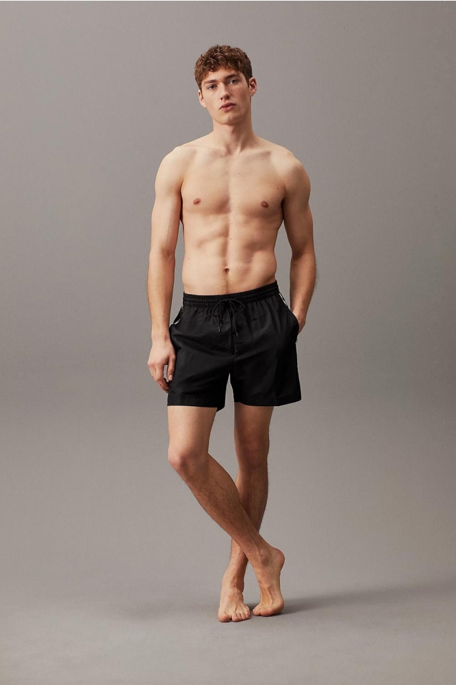 Calvin Klein zwarte heren korte broek | Model
