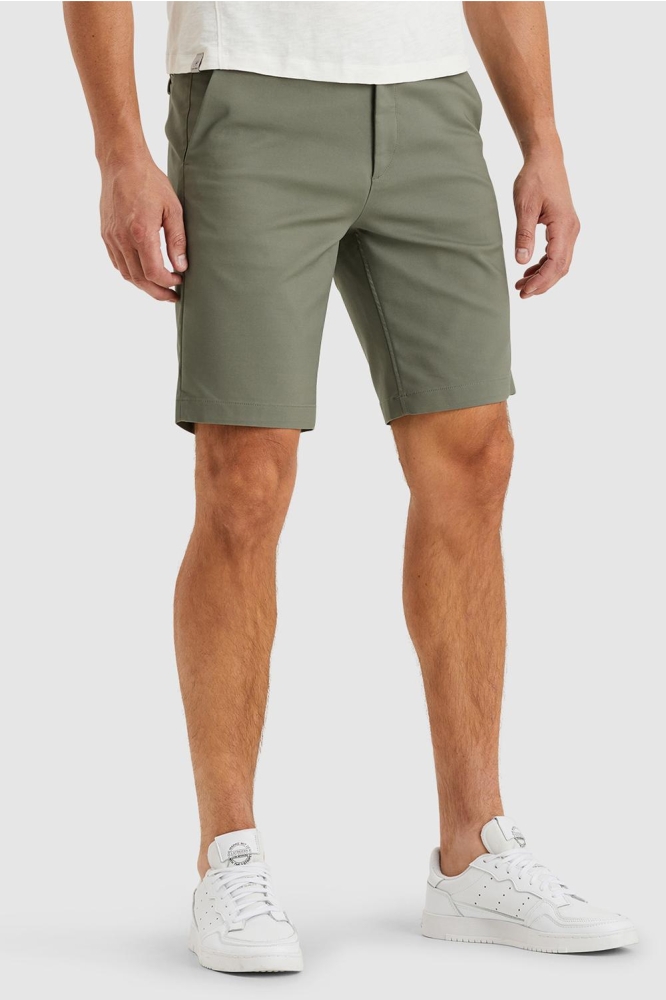 Cast Iron groene heren korte broek | Model vooraanzicht