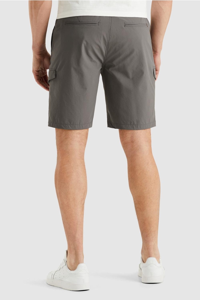 Cast Iron grijze heren korte broek | Model achteraanzicht