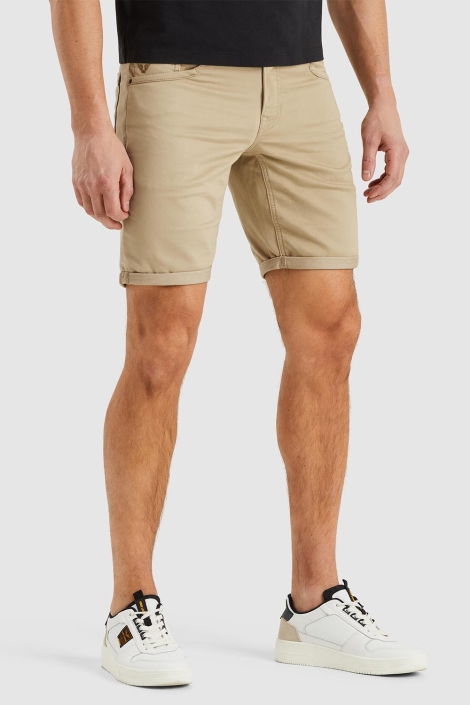 PME legend camel heren korte broek | Model zijaanzicht