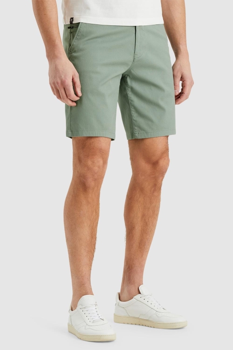 Vanguard groene heren korte broek | Model zijaanzicht