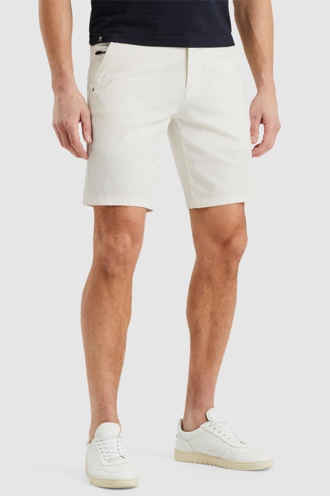 Vanguard witte heren korte broek | Model zijaanzicht