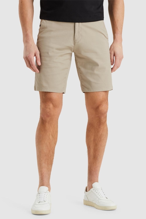 Vanguard taupe heren korte broek | Model vooraanzicht