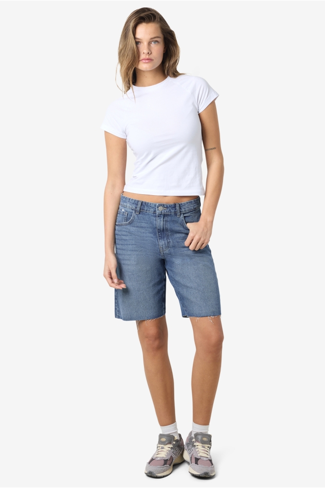 Noisy may blauwe dames korte broek | Model