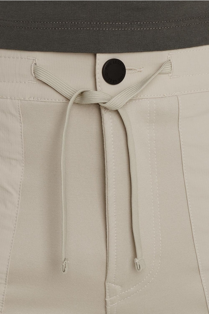 PME legend beige heren korte broek | Close up
