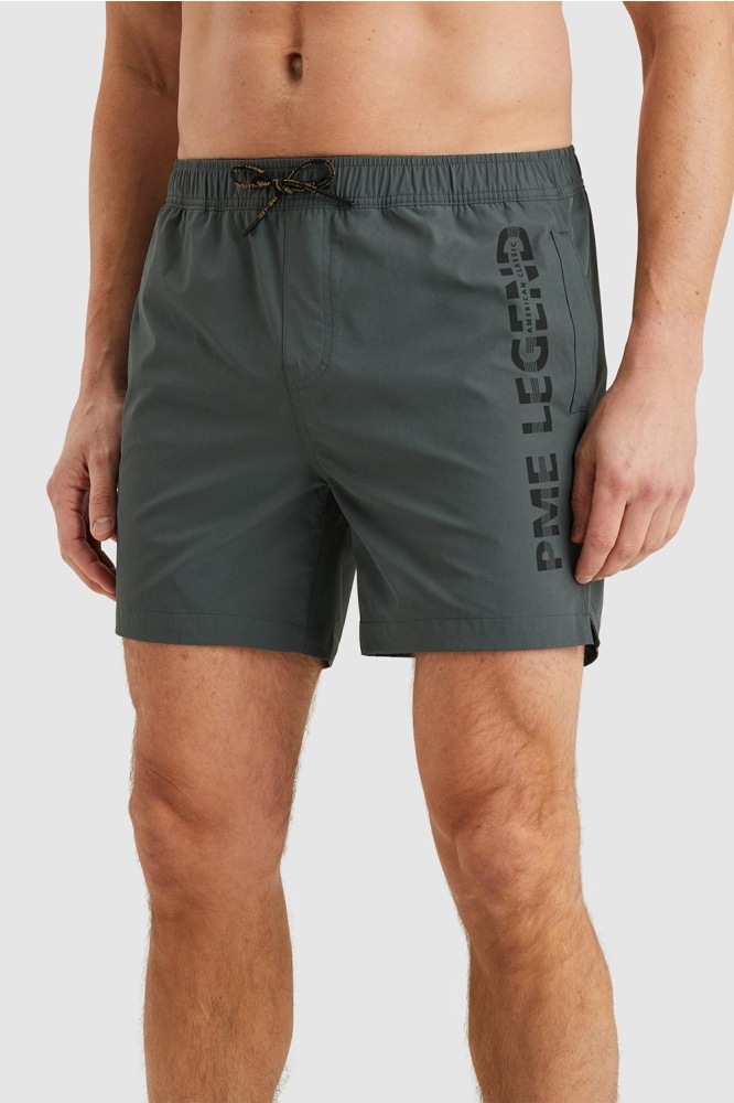 PME legend groene heren korte broek | Model zijaanzicht