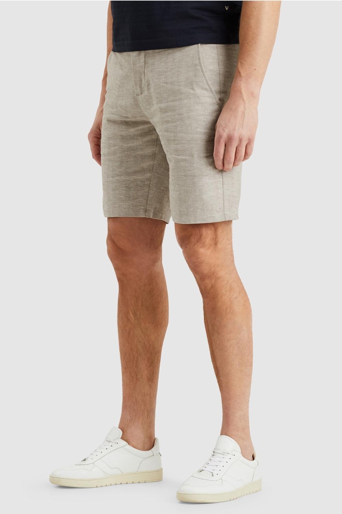 Vanguard beige heren korte broek | Model zijaanzicht