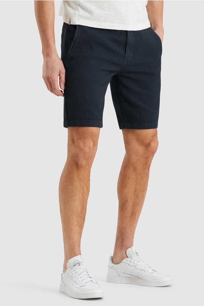 Cast Iron blauwe heren korte broek | Model zijaanzicht